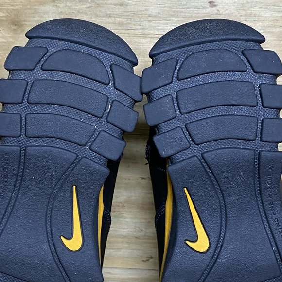 Nike WaterShield Waterproof Boots Womens Size 7.5 Black Yellow 314699-071 - Picture 8 of 12